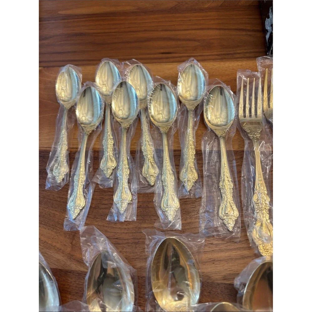 New Barclay Geneve Golden Crown Royale Weighted Flatware Silverware Set of 48